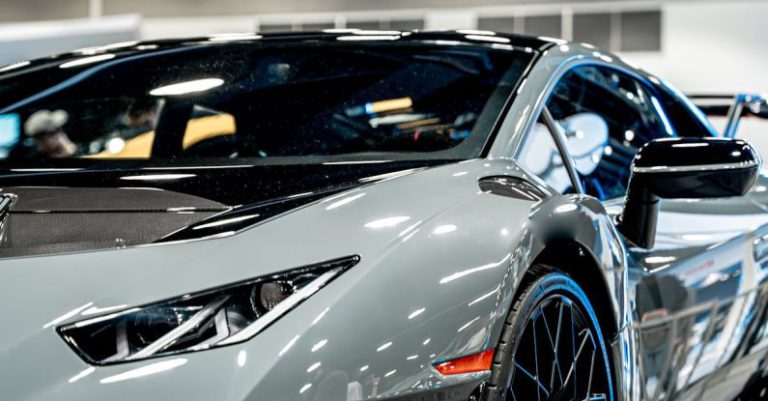 Automotive Displays - Lamborghini huracan superleggera at the 2018 ny auto show