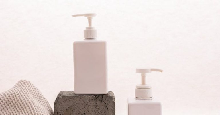 8K Resolution - An Illustration with Blank Pump Bottles