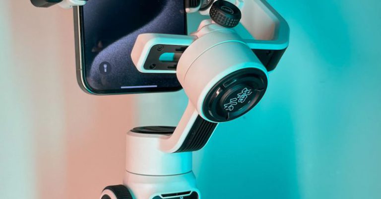 Touchscreen Durability - Cell phone with stabilizer.